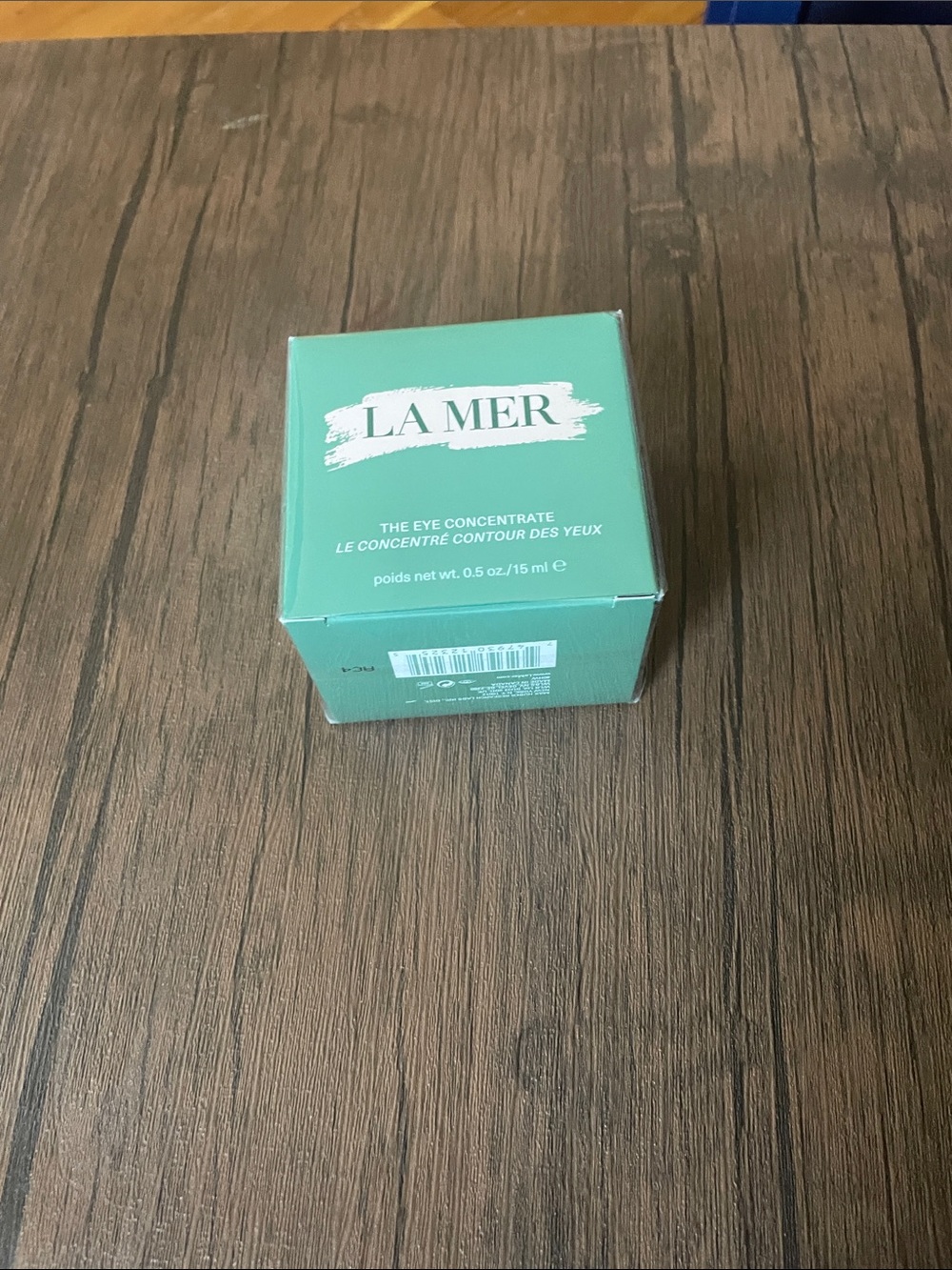 La Mer Eye Concentrate in Mint Green Box